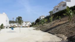 El Ayuntamiento concluye el tercer parque canino de Estepona, en la zona de La Lobilla