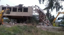 El Ayuntamiento ordena la demolición de una estructura  que se encontraba fuera de ordenación