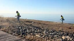 El Ayuntamiento realiza una campaña de desbroce y limpieza en los más de treinta tramos de corredor litoral