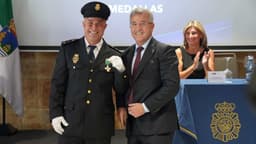 Fotonoticia - Actos por el Día de la Policía Nacional 