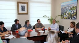 La mesa de trabajo sobre vivienda implica a entidades bancarias para evitar desahucios y facilitar alquileres sociales