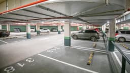 El Ayuntamiento de Estepona construye la mayor red de aparcamientos públicos gestionada por personas con discapacidad y con un coste de 1 euro al día para el usuario