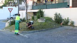 El Ayuntamiento acondiciona el área de aparcamientos situado junto al cuartel de la Guardia Civil