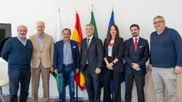 El Ayuntamiento reanuda la entrega de entradas para que los mayores puedan disfrutar de los partidos en casa del CD Estepona