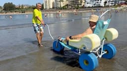 El Ayuntamiento inicia una nueva edición del  programa de baños asistidos para personas con movilidad reducida y discapacidad