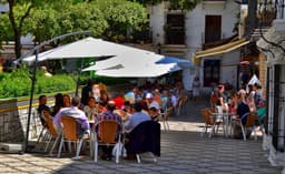 La concesión de licencias de comercios continúa mejorando los extraordinarios resultados de los últimos cinco años