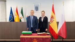 La embajadora de Polonia en España realiza una visita institucional al Ayuntamiento de Estepona